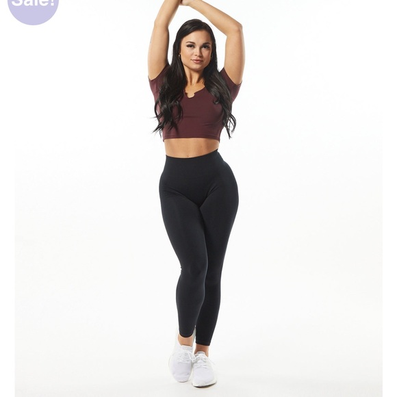 Alphalete Ultrasoft Pinnacle Tee - Picture 3 of 5